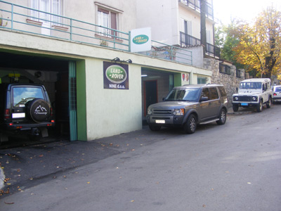 LAND ROVER - NINE D.O.O. Auto centri Beograd - Slika 1