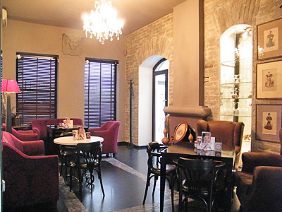 APARTMENTS RESTAURANT AND BAR CAFFE MODA Restaurants Belgrade - Photo 2