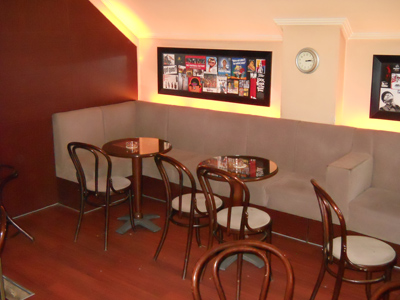CAFFE BAR CHEERS Bars and night-clubs Belgrade - Photo 2