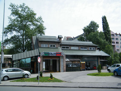 CARWASH AND CAFFE GREEN CAFFE Bars and night-clubs Belgrade - Photo 1