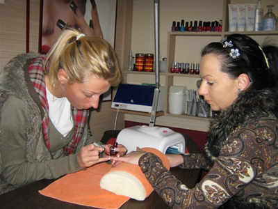 GOLDEN TAN Manicures, pedicurists Belgrade - Photo 5