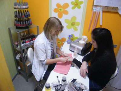 HELENA BEAUTY SALON Manicures, pedicurists Belgrade - Photo 1