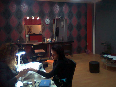 MIMIS BEAUTY STUDIO Hairdressers Belgrade - Photo 2