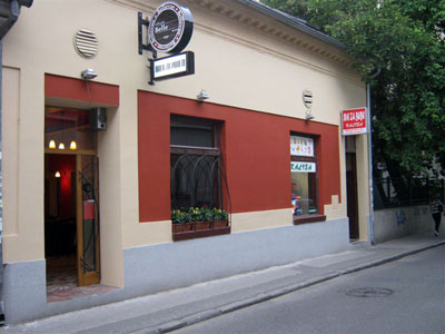 BELLEVUE CAFFE PUB ZEMUN Kafe barovi i klubovi Beograd - Slika 1
