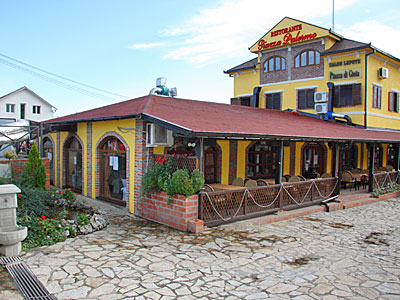 CAFE RESTORAN PIAZZA PALERMO Restorani Beograd - Slika 1