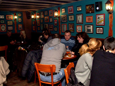 CAFFE BAR SKROZ NA SKROZ Bars and night-clubs Belgrade - Photo 7