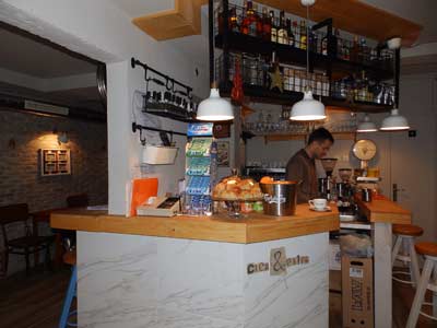 CAFFE CICA & EKIPA Bars and night-clubs Belgrade - Photo 3
