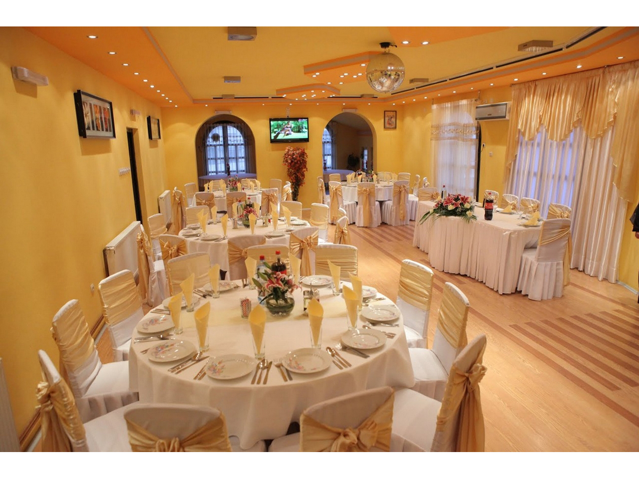 VILLA ATINA CEREMONY HALL Restaurants for weddings, celebrations Belgrade - Photo 4