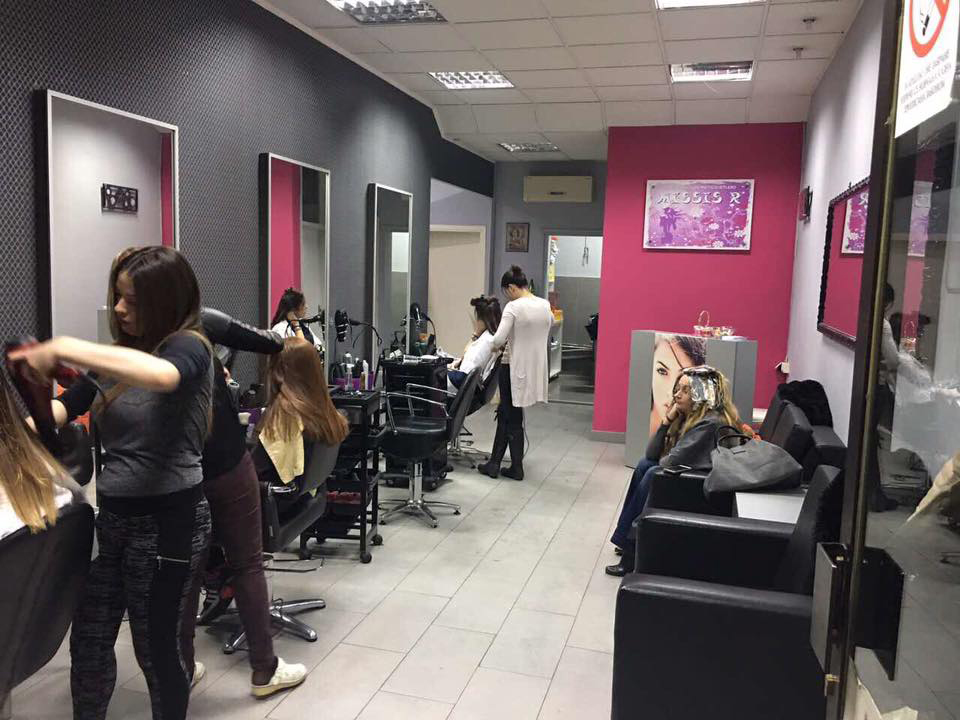 HAIR BEAUTY STUDIO MISSIS R Hairdressers Belgrade - Photo 1