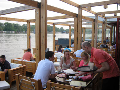 COCKTAIL BAR CRUISE Kafe barovi i klubovi Beograd - Slika 2