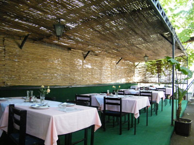 CAFE RESTORAN UPRAVA Restorani Beograd - Slika 2
