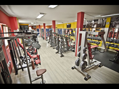 BODY BUILDING & FITNESS CLUB MUSCLE PLANET GYM Teretane, fitness Beograd - Slika 2