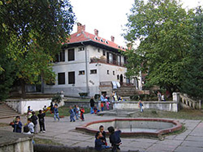 PRESCHOOL INSTITUTION RAKOVICA Kindergartens Belgrade - Photo 1