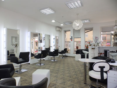 DIVAS SALON Hairdressers Belgrade - Photo 3