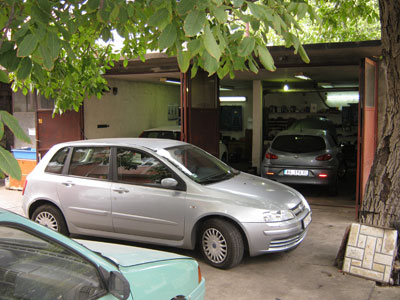 AUTO SERVICE PERUNICIC Mechanics Belgrade - Photo 2