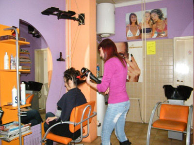 FRIZERSKI SALON ZLATNA GRIVA Frizerski saloni Beograd - Slika 2
