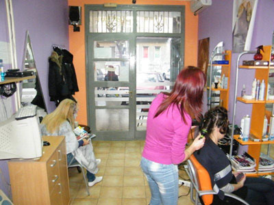 FRIZERSKI SALON ZLATNA GRIVA Frizerski saloni Beograd - Slika 3