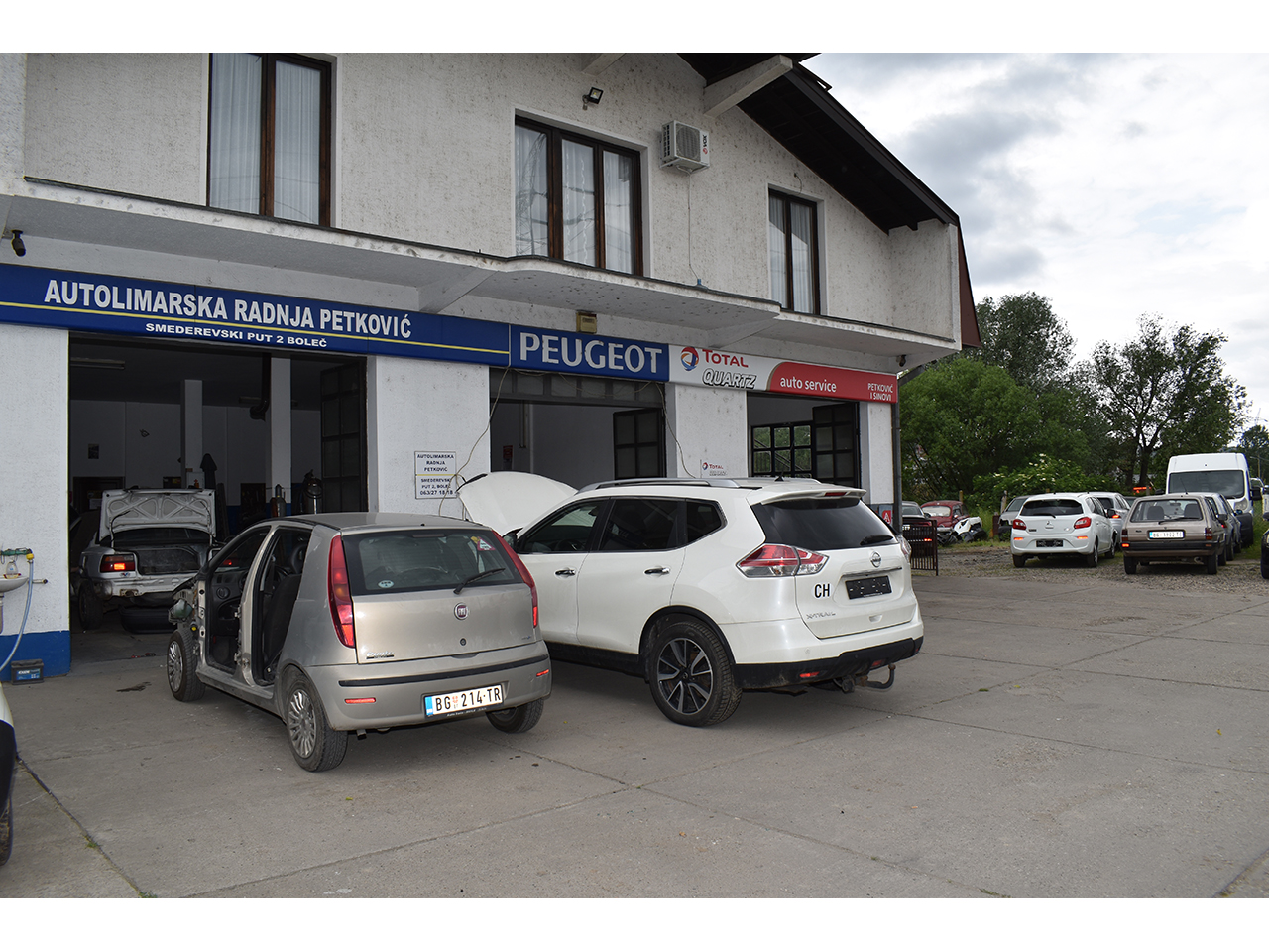 AUTO SERVICE PETKOVIC - PEUGEOT SERVICE Car-body mechanics Beograd