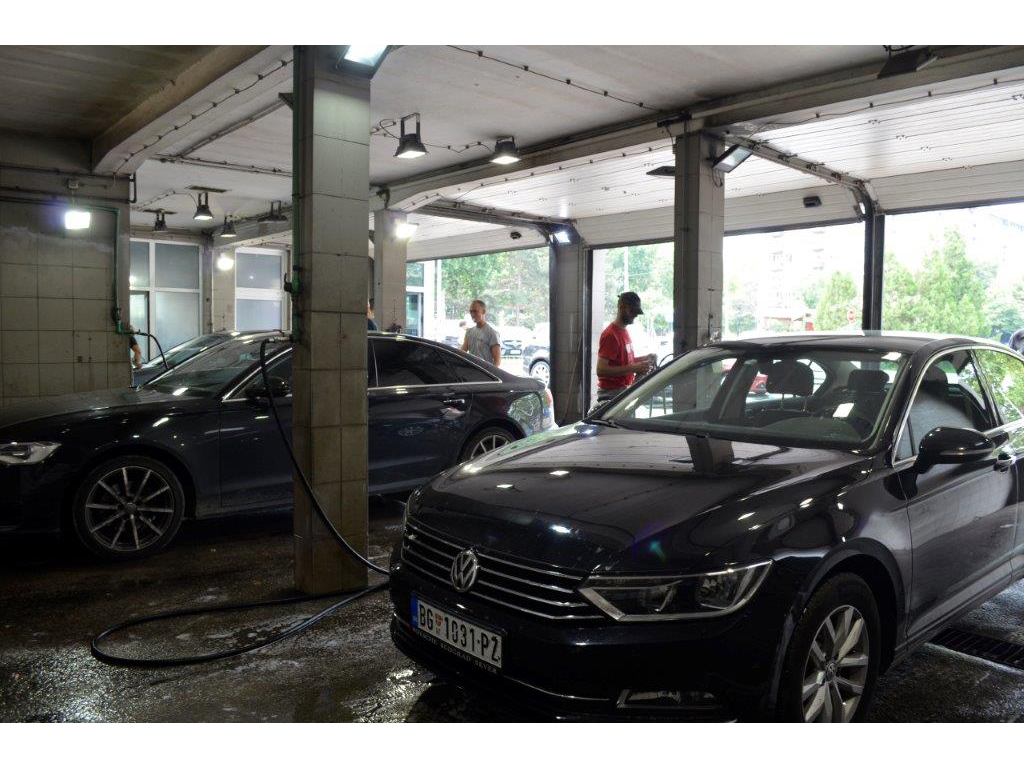 Photo 3 - AUTO PERIONICA MIAMI Car wash Belgrade
