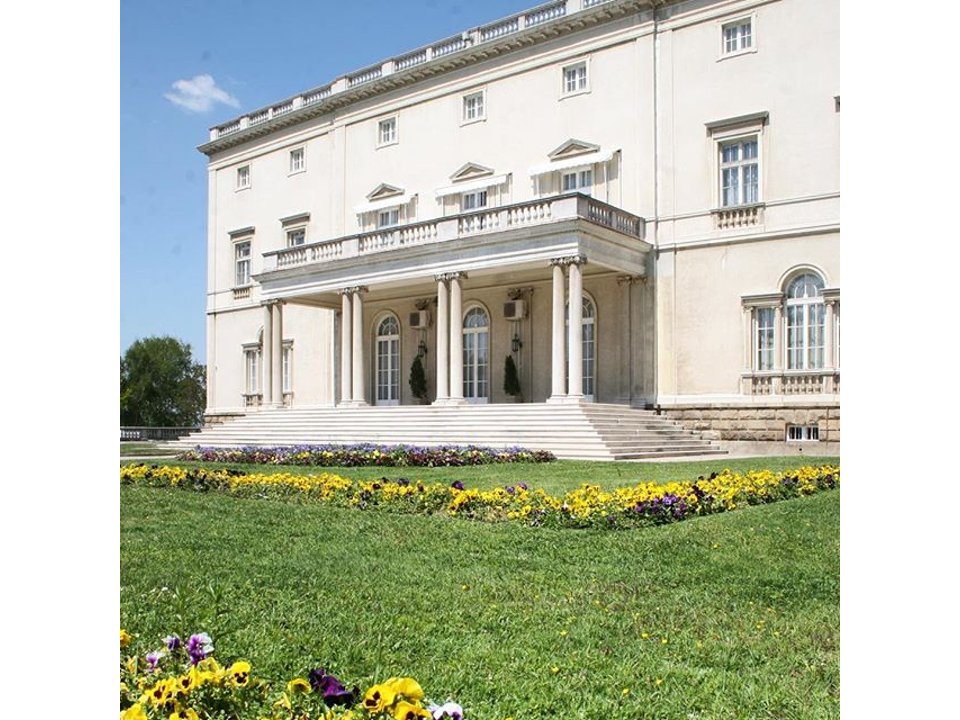 THE WHITE PALACE OF FAMILY KARADJORDJEVIC The royal palaces Beograd