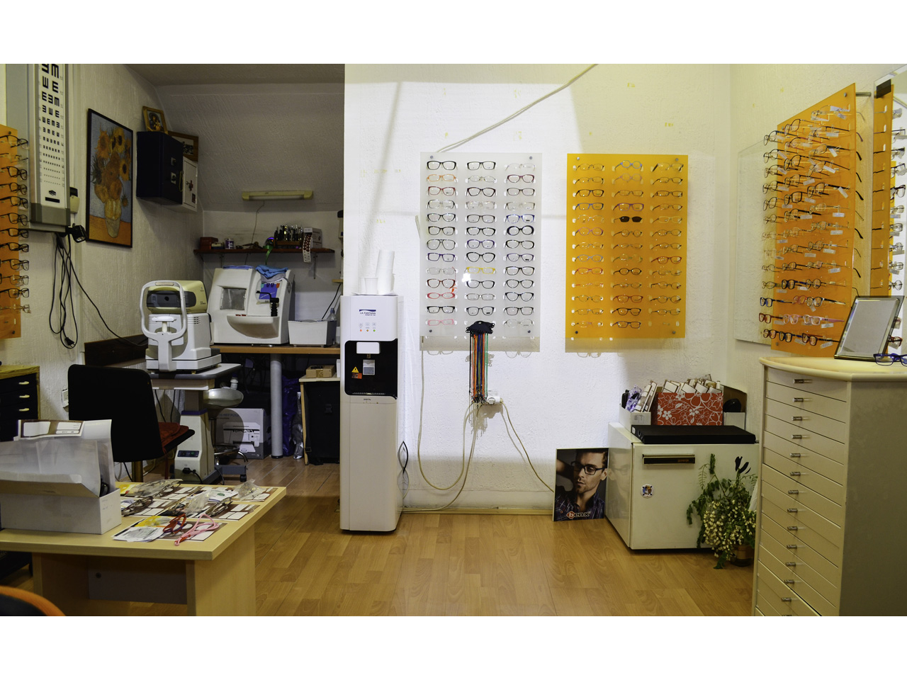 OPTIČARSKA RADNJA OPTILAND | naočare za vid, naočare za sunce cene ...