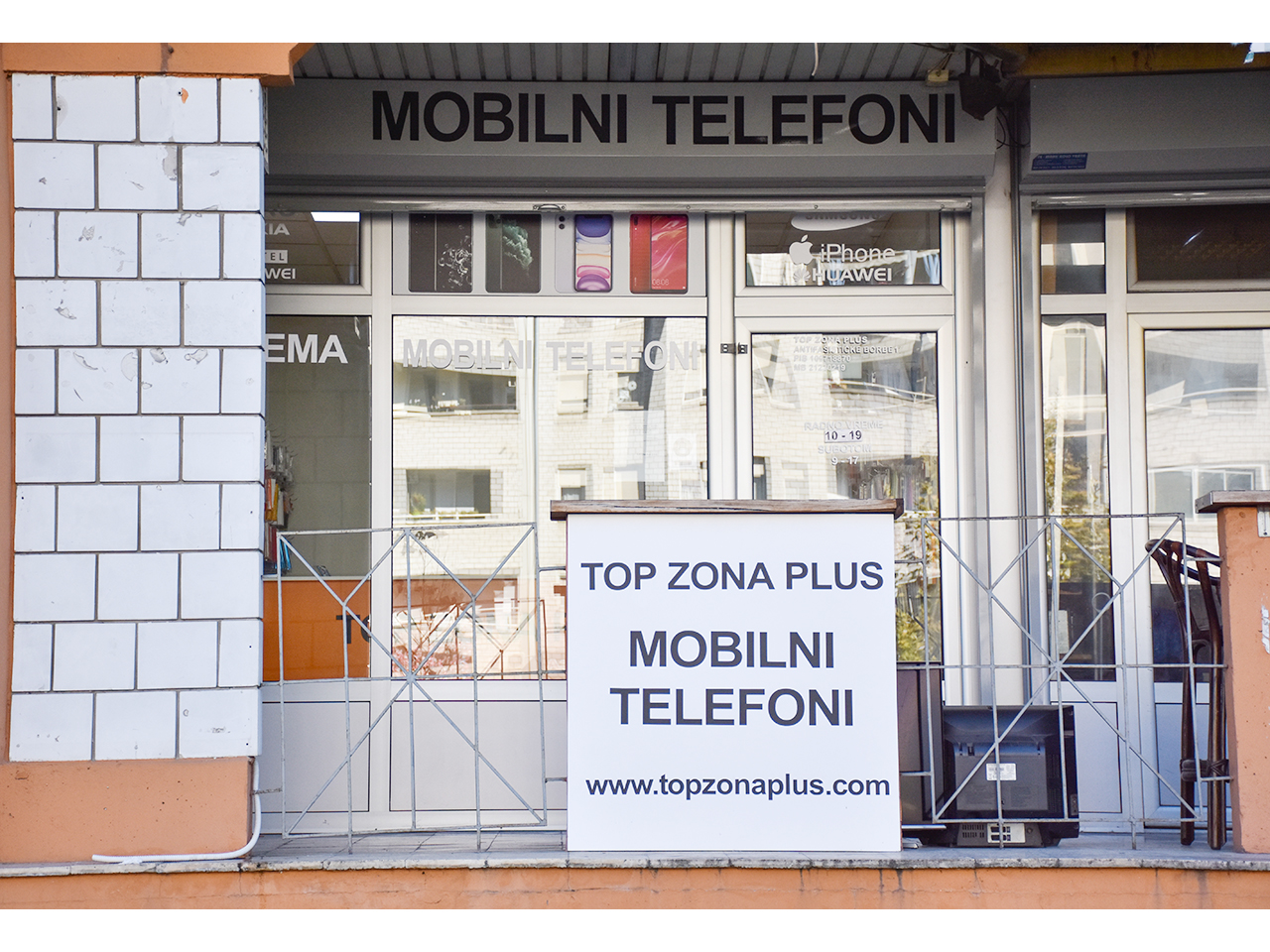 Slika 7 - TOP ZONA PLUS Mobilni telefoni, oprema za mobilne Beograd