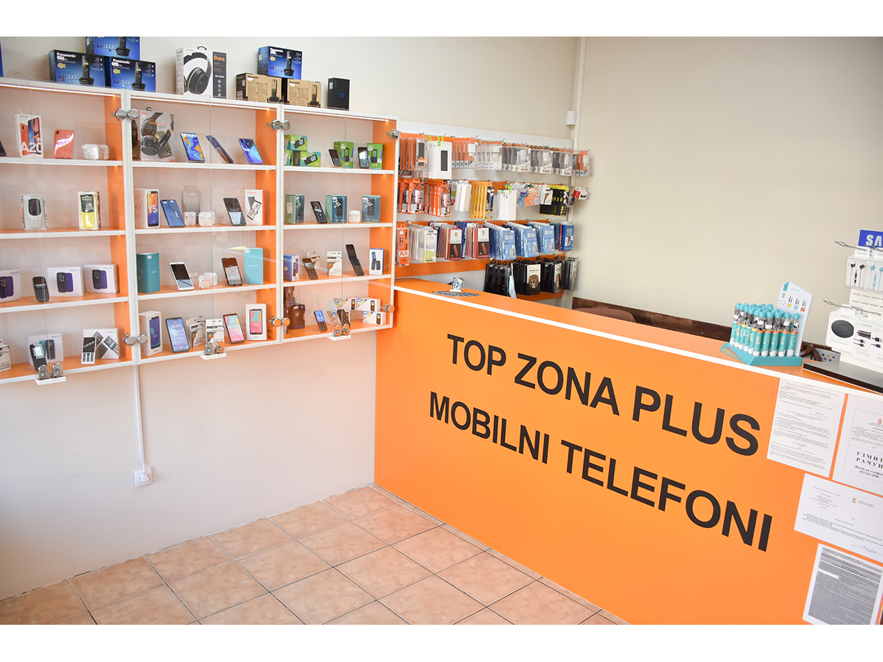 Slika 8 - TOP ZONA PLUS Mobilni telefoni, oprema za mobilne Beograd