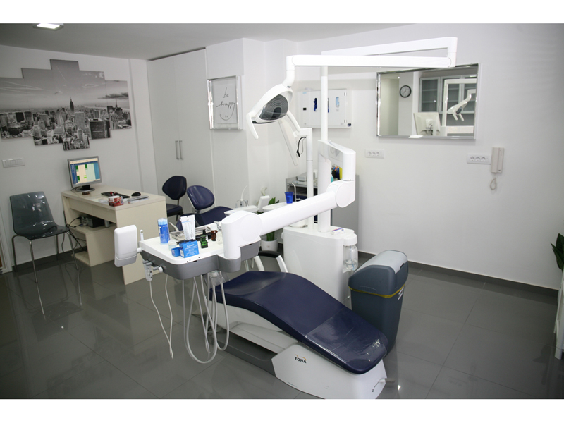 DENTAL CENTER JOVSIC Dental surgery Beograd