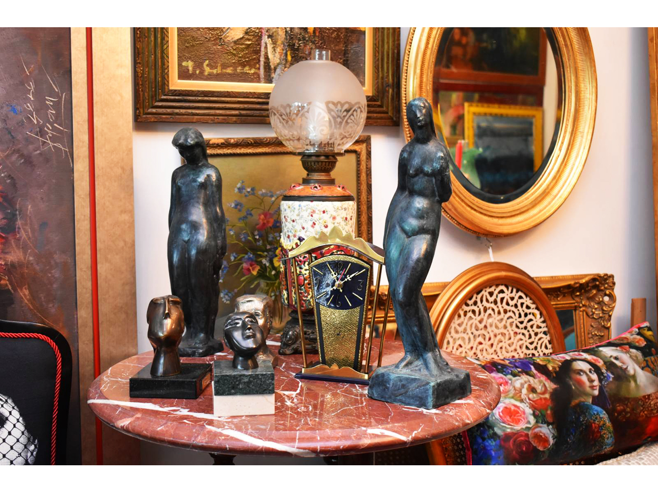 ANTIQUES AND GALLERY MASNA Antique shops Beograd