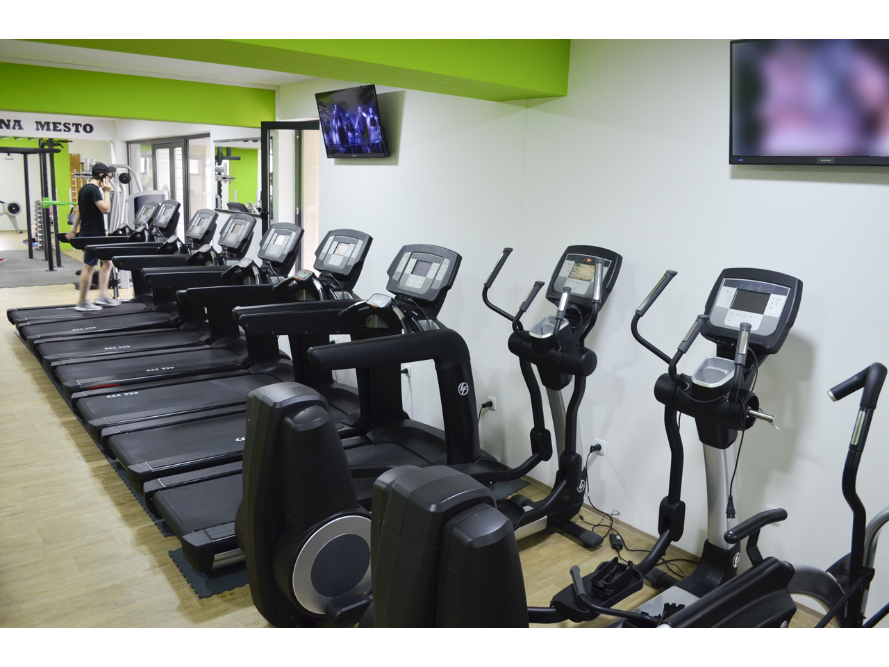 MUSCLE FACTORY teretane Zemun, teretana fitnes klub, individualni