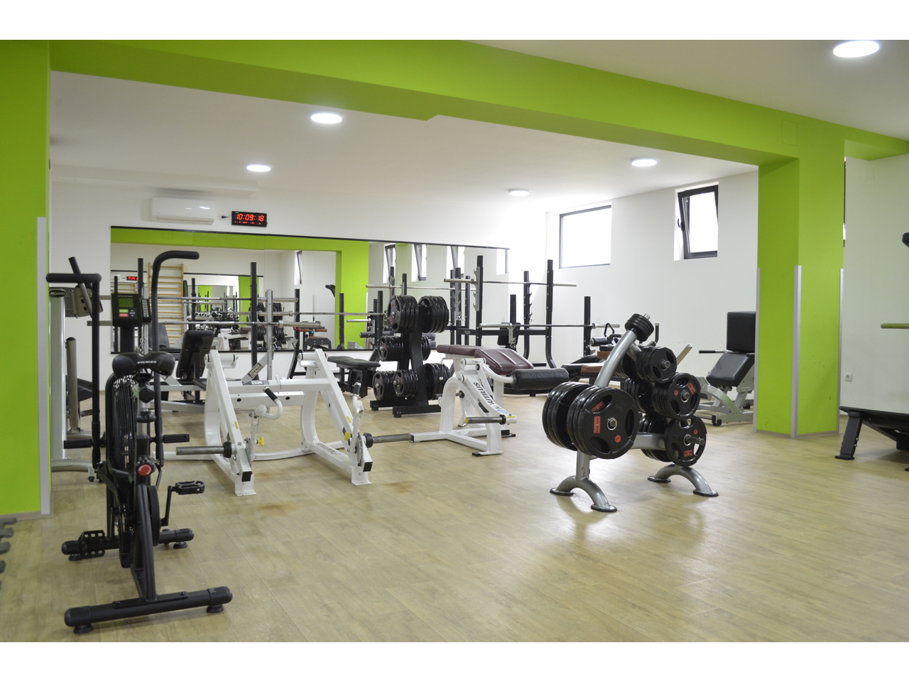MUSCLE FACTORY teretane Zemun, teretana fitnes klub, individualni