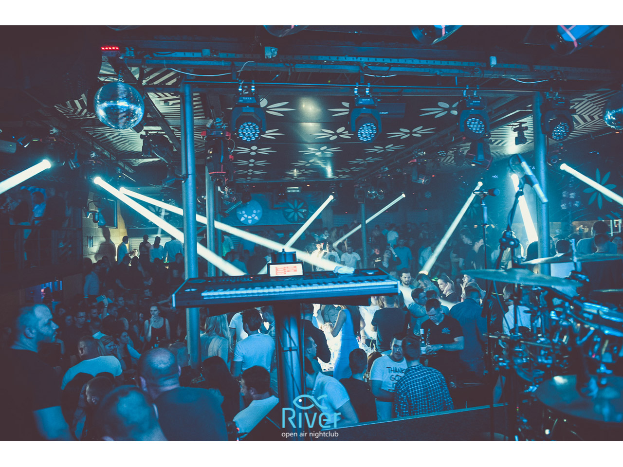 SPLAV RIVER Bars and night-clubs Belgrade - Photo 4