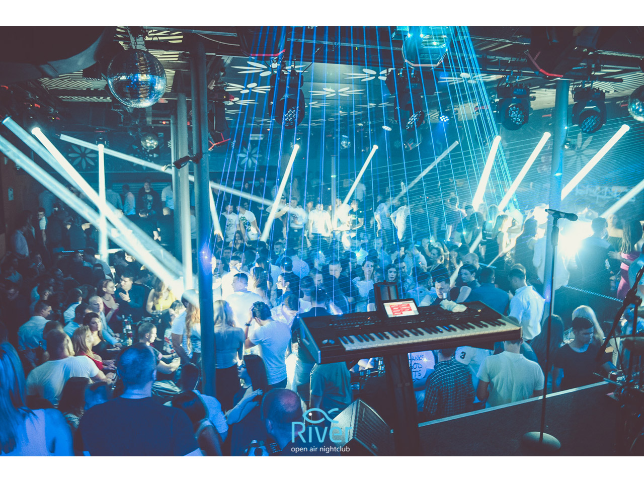 SPLAV RIVER Bars and night-clubs Belgrade - Photo 5