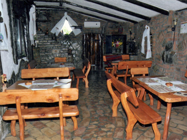 DINARA LJ LOCAL CUISINE RESTAURANT Restaurants Belgrade - Photo 5