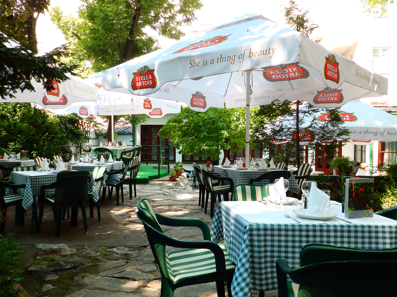 GARDEN IN MISARSKA Restaurants Belgrade - Photo 3