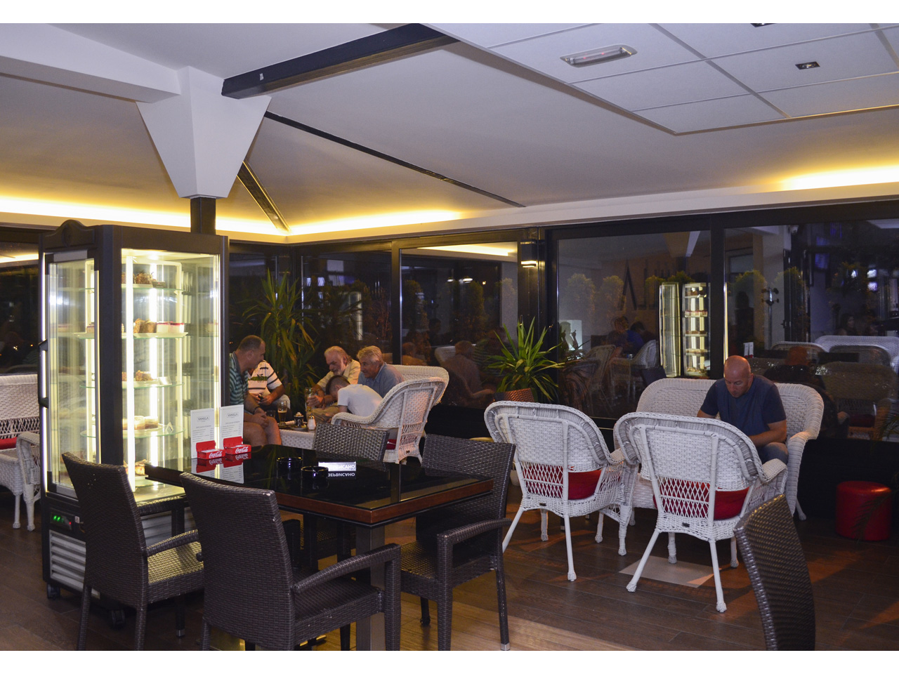 CAFFE KAZABLANKA Bars and night-clubs Belgrade - Photo 7