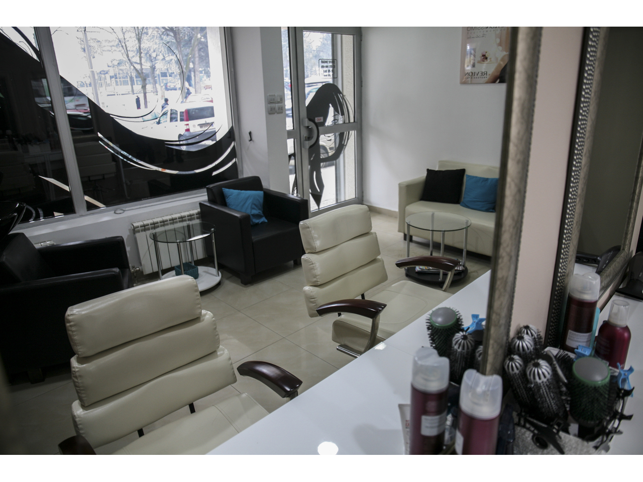 DIONIS HAIR Frizerski saloni Beograd - Slika 4