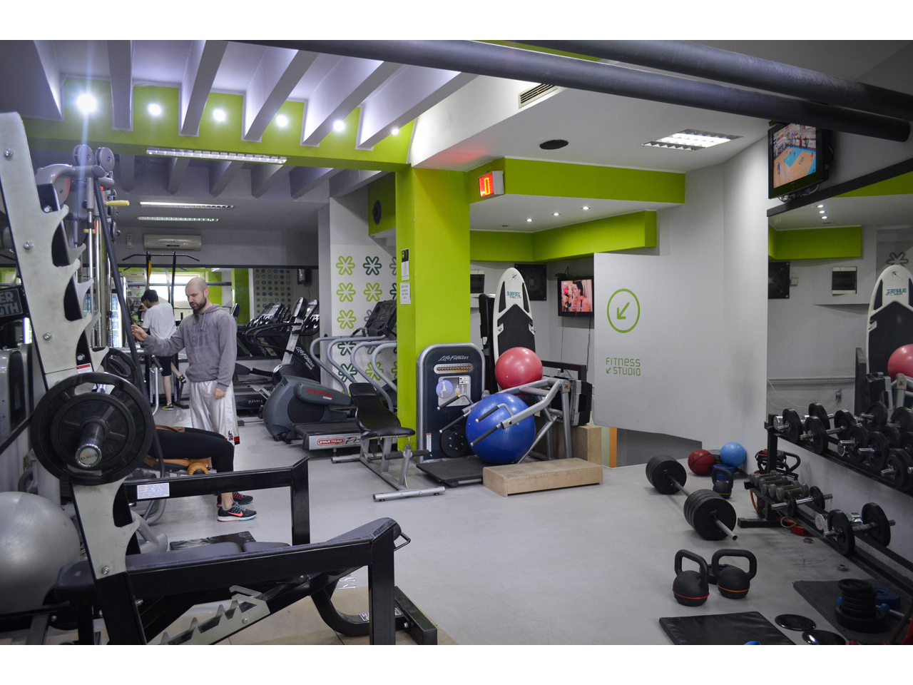 AXIS FITNESS Gyms, fitness Belgrade - Photo 5