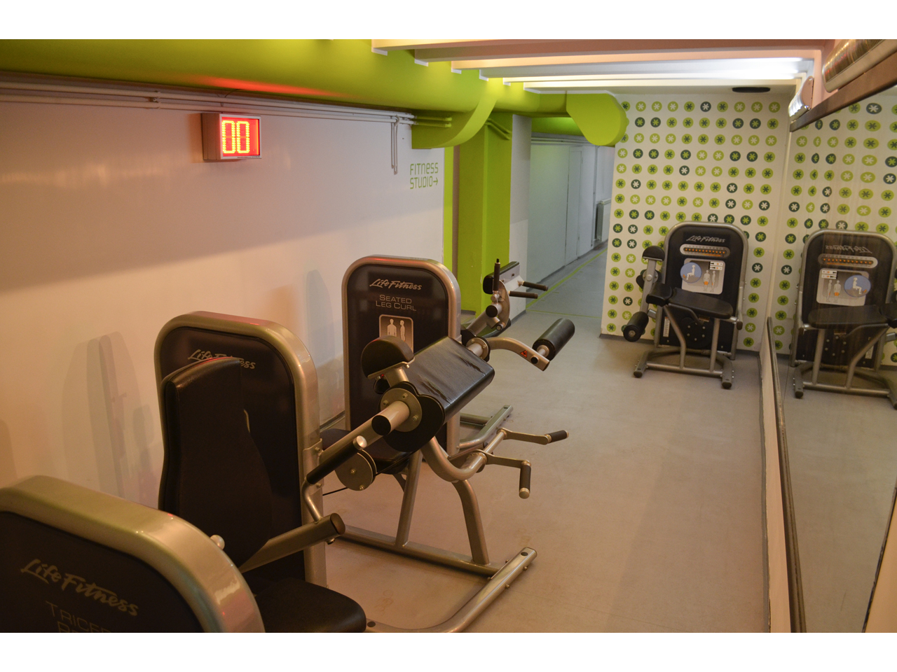 AXIS FITNESS Gyms, fitness Belgrade - Photo 7