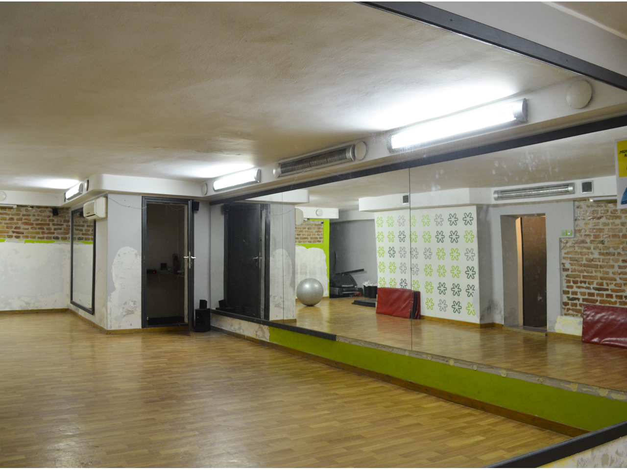 AXIS FITNESS Gyms, fitness Belgrade - Photo 8