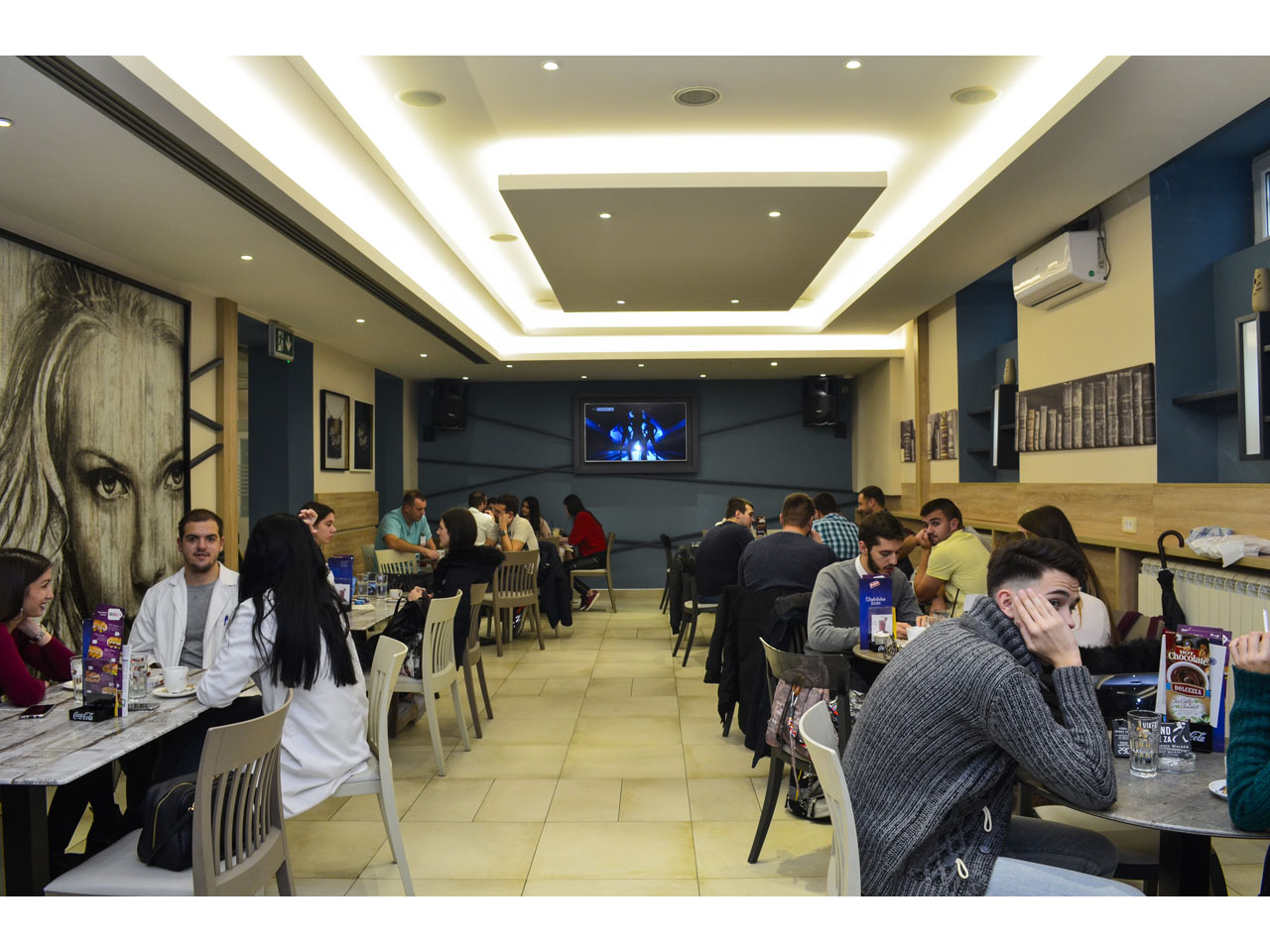 CAFFE ZUBIC Spaces for celebrations, parties, birthdays Belgrade - Photo 5
