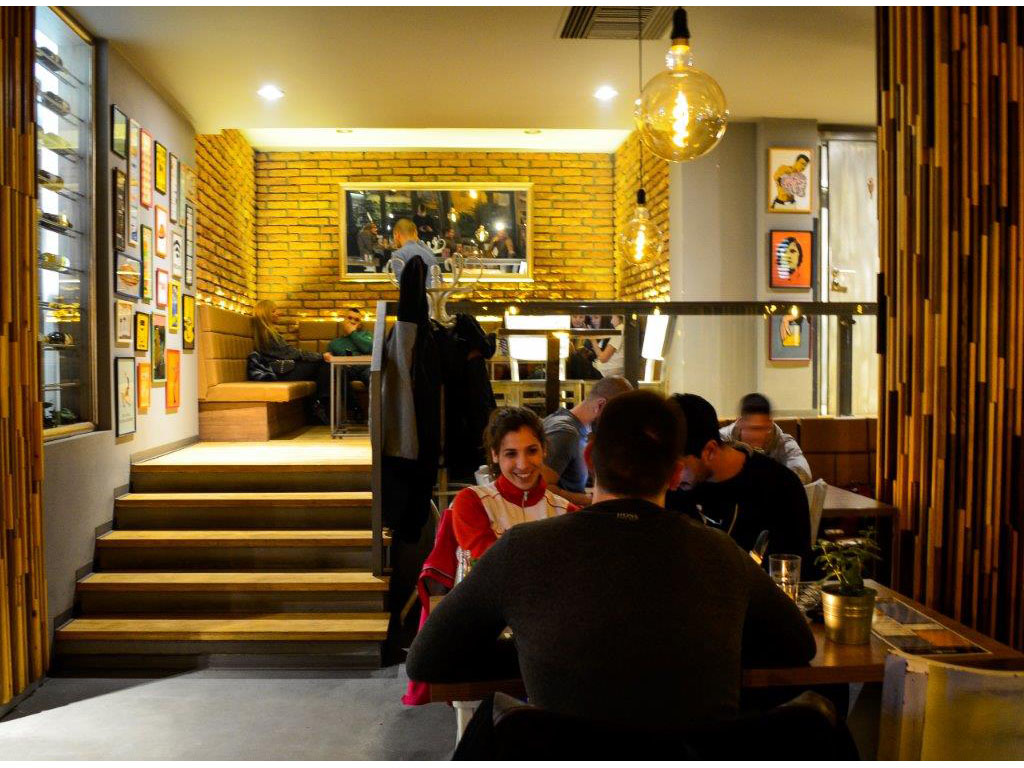SKVER 44 RESTOBAR Restorani Beograd - Slika 4