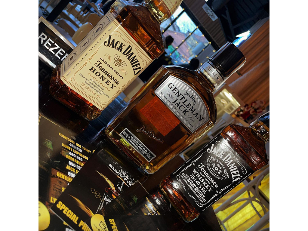 Slika 10 - CAFFE BAR I PIZZERIA OKO Kafe barovi i klubovi Beograd