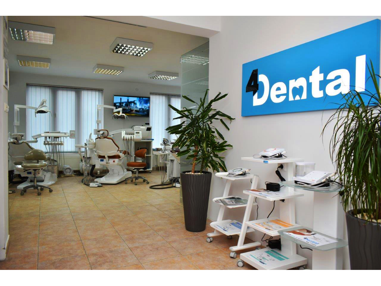 FOUR DENTAL  DENTAL EQUIPMENT AND SERVICE Medical equipment, repair Beograd
