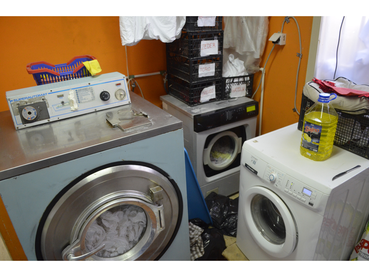 CHEMICAL CLEANING AND LAUNDRY WASHING LAVAGGIO BIANCO Laundries Belgrade - Photo 4