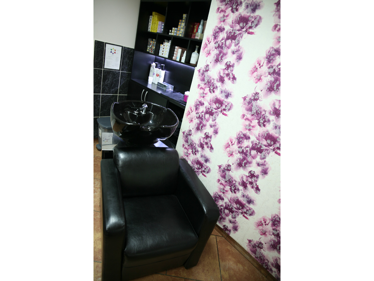 BUBI T - COSMETIC AND HAIRDRESSING SALON Beauty salons Belgrade - Photo 9