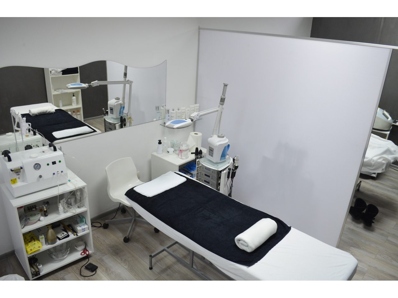 LASER CENTAR Kozmetički saloni Bulevar kralja Aleksandra 520a