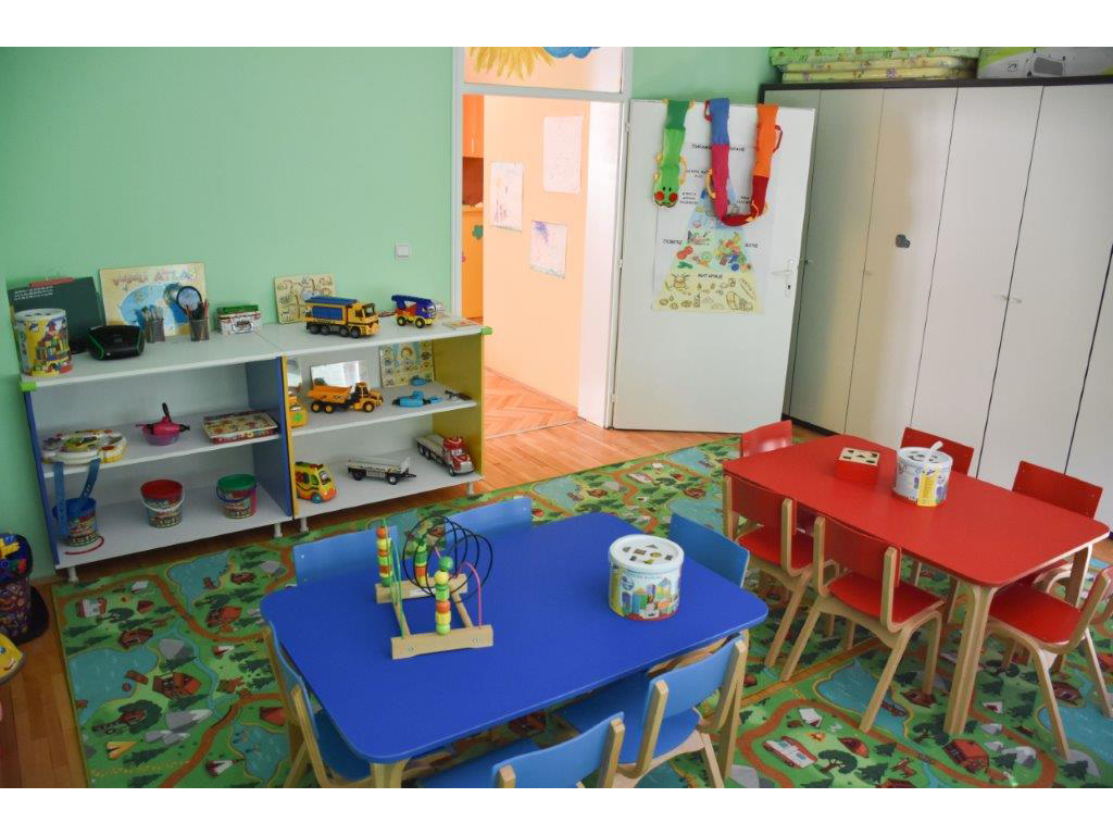 PLAVI CUPERAK PRESCHOOL INSTITUTION Kindergartens Beograd