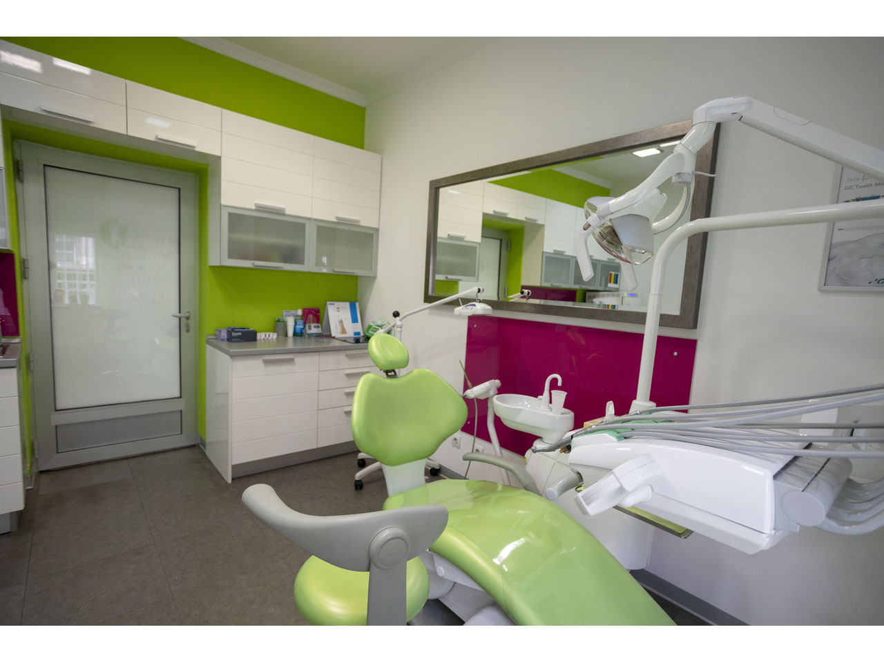 DENTAL OFFICE KRUNA DENT Dental surgery Belgrade - Photo 2