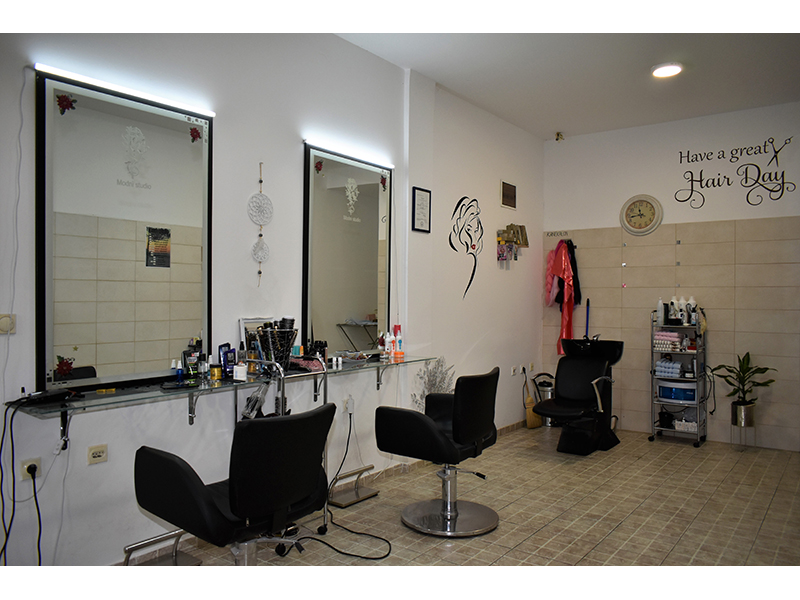 Photo 2 - MEN'S WOMEN'S HAIRDRESSER VEKI Hairdressers Belgrade